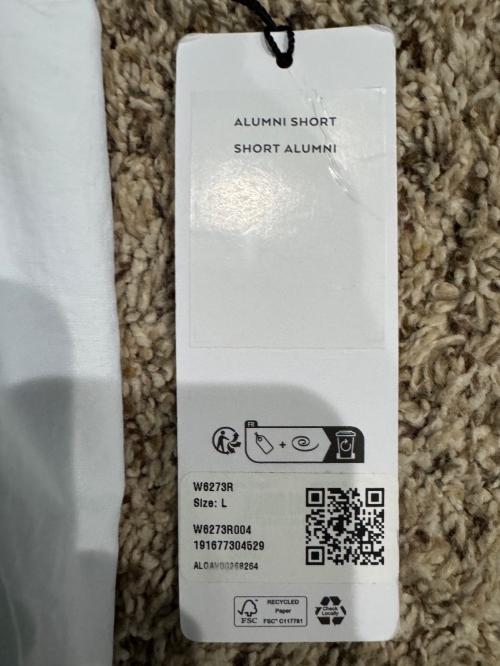 ALO Yoga Alumni Short in white size large - Picture 3 of 5